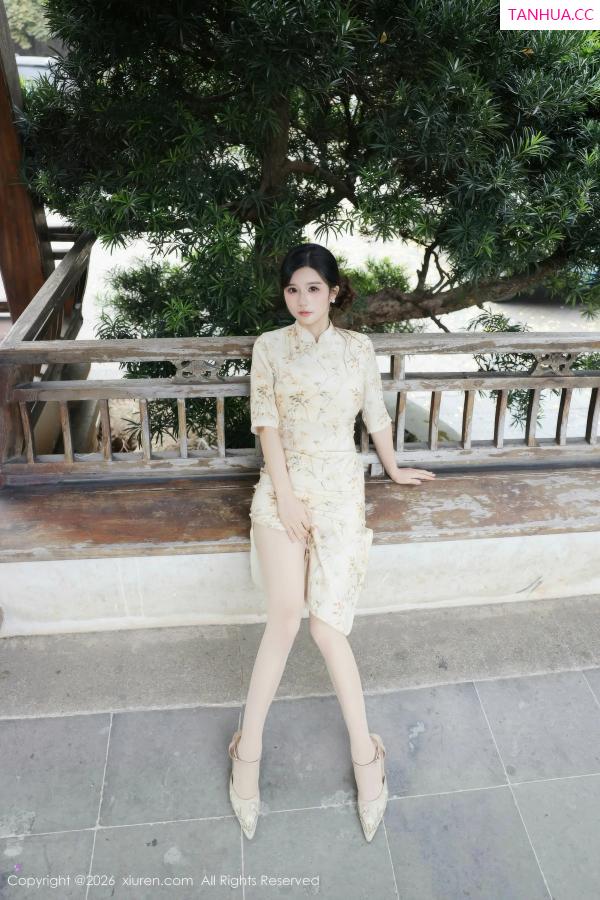   [XiuRen]高清写真图 2026.01.09 No.11214 小肉肉咪 黄色蕾丝内衣第18张图片